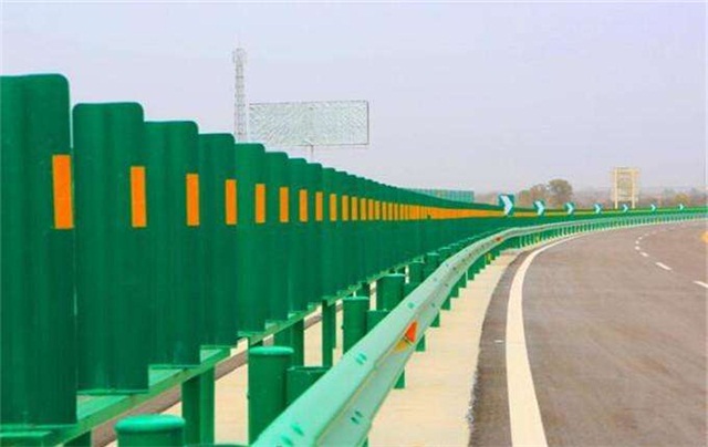 大庆高速公路孔型护栏板